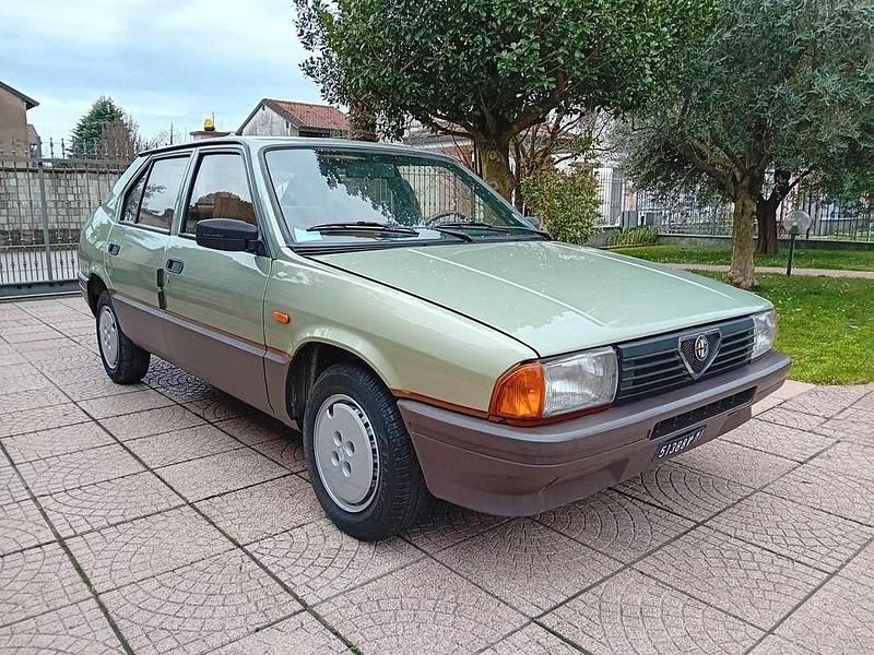 Usata Alfa Romeo 33 84 CV (61 kW) 1984 Berlina