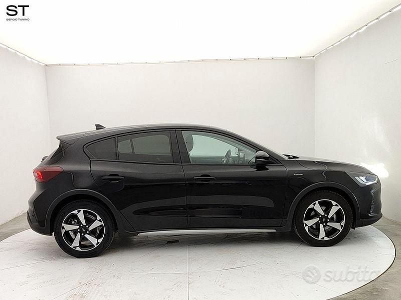 Usata Ford Focus Active X 125 CV (91 kW) 2023 Nero Berlina