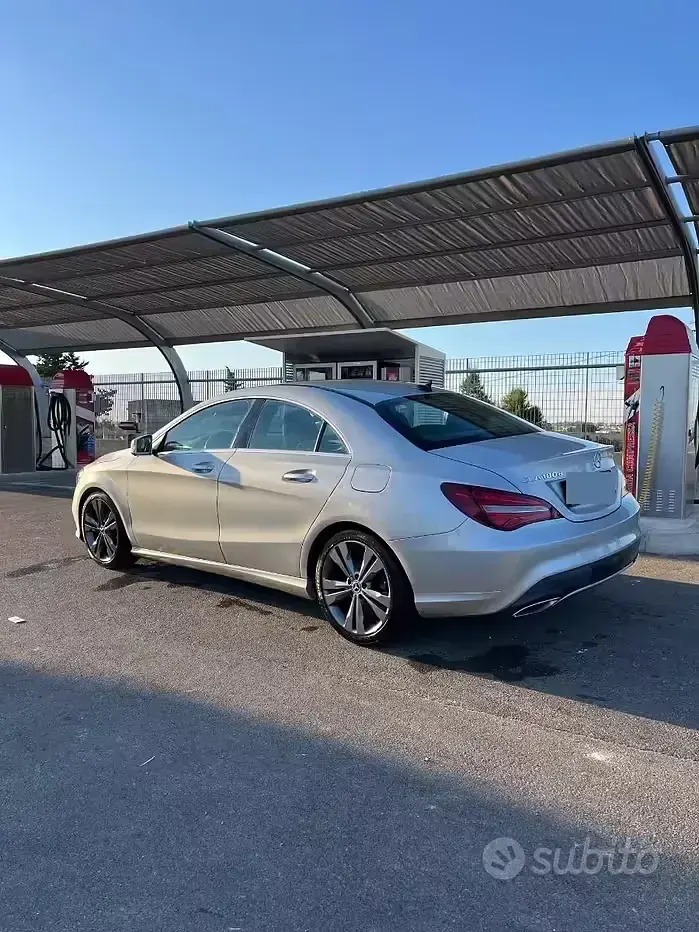 Usata Mercedes CLA180 109 CV (80 kW) 2017 Berlina