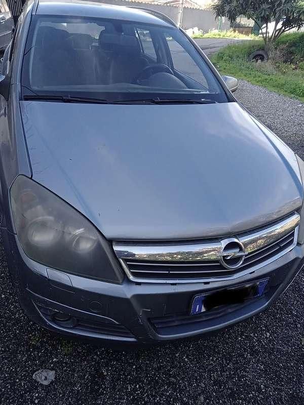Usata Opel Astra Enjoy 101 CV (74 kW) 2005 Station wagon