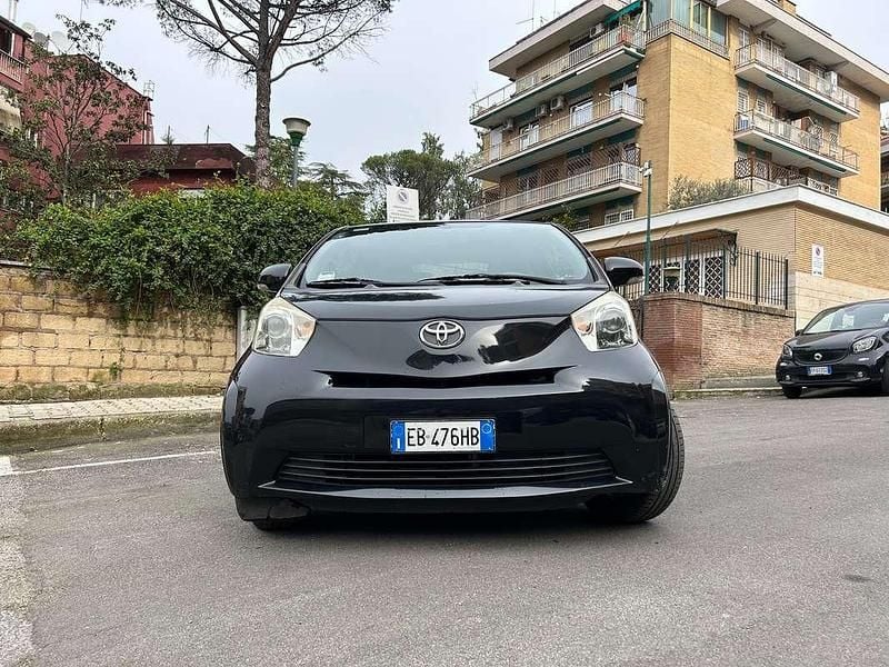 Usata Toyota iQ Sol 98 CV (72 kW) 2010 Nero Utilitaria