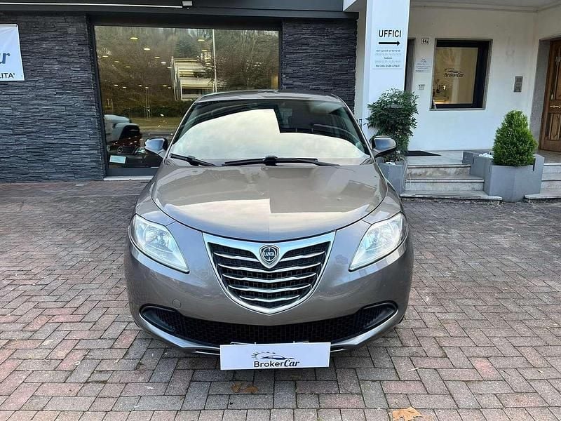 Usata Lancia Ypsilon Gold 69 CV (50 kW) 2013 Grigio Utilitaria