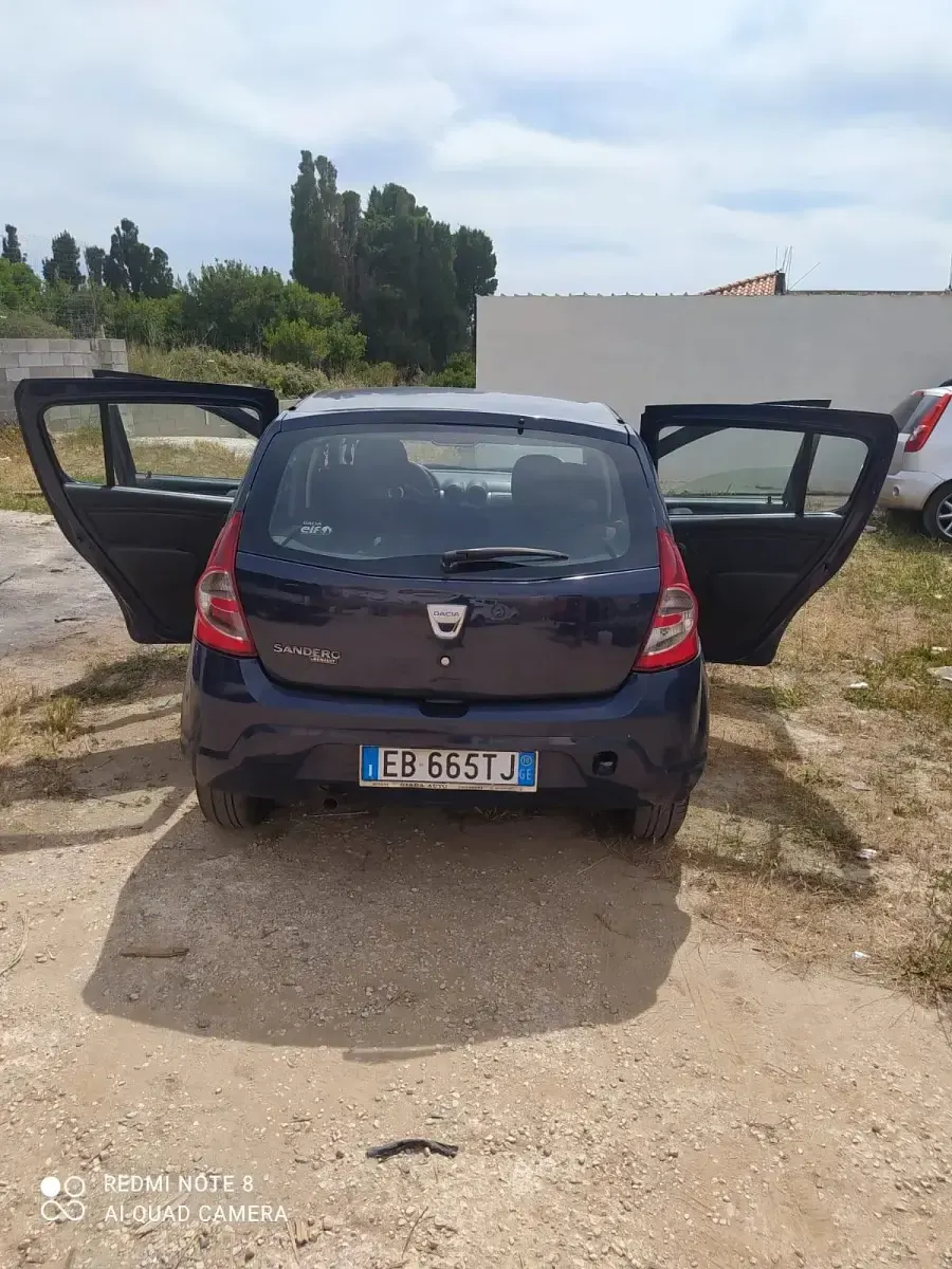 Usata Dacia Sandero Ambiance 74 CV (54 kW) 2010 Blu Berlina