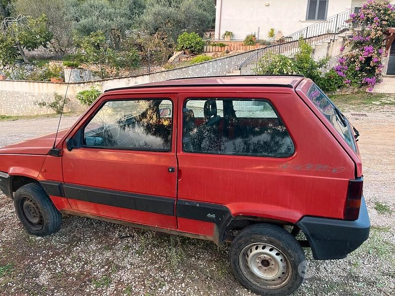 Usata Fiat Panda 4x4 50 CV (36 kW) 1991 Rosso Utilitaria