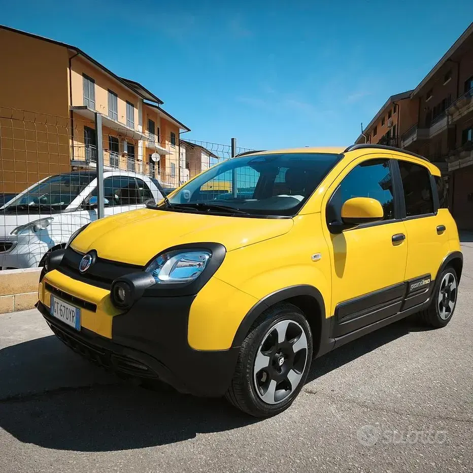 Usata Fiat Panda Cross Cross 71 CV (52 kW) 2024 Giallo Utilitaria