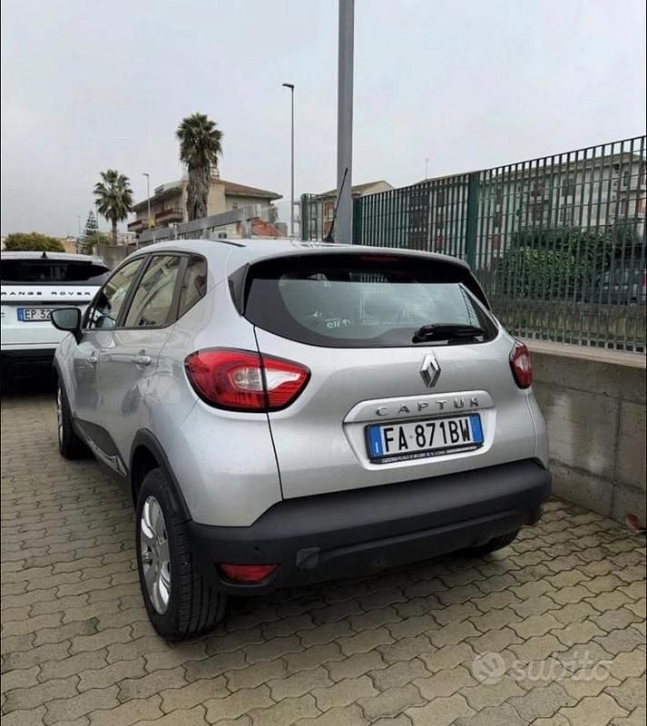 Usata Renault Captur Iconic 90 CV (66 kW) 2015 Grigio SUV