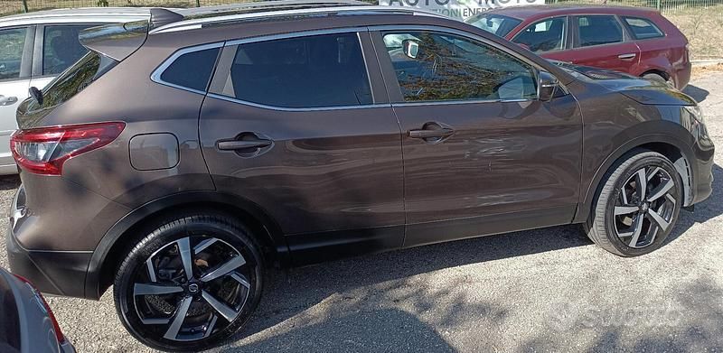 Usata Nissan Qashqai Tekna 131 CV (96 kW) 2018 Grigio SUV