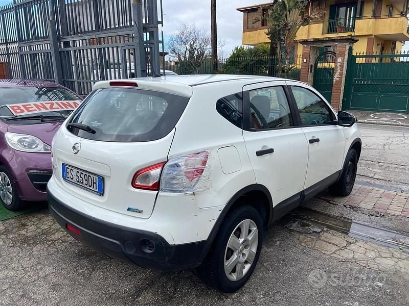 Usata Nissan Qashqai Visia 110 CV (80 kW) 2011 Bianco SUV