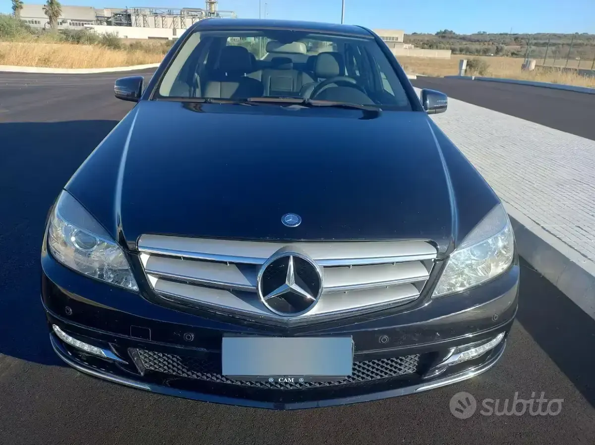 Usata Mercedes C200 136 CV (100 kW) 2010 Nero Berlina