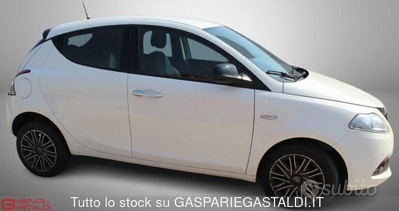 Usata Lancia Ypsilon S 69 CV (50 kW) 2023 Bianco Utilitaria