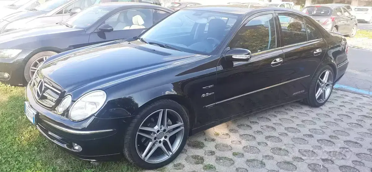 Usata Mercedes E240 177 CV (130 kW) 2002 Nero Berlina