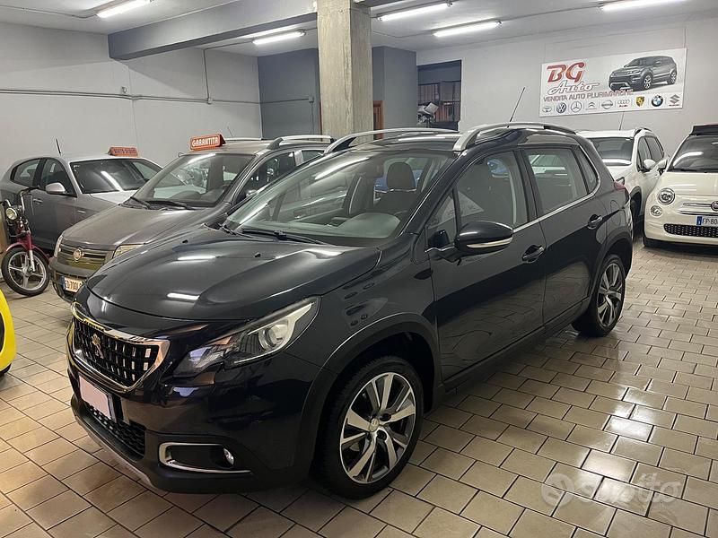 Usata Peugeot 2008 Allure 99 CV (72 kW) 2017 Blu SUV