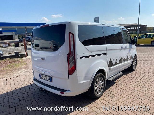 Usata Ford Tourneo Titanium 130 CV (95 kW) 2020 Bianco Monovolume