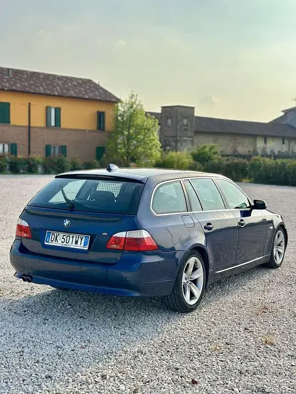 Usata BMW 525 197 CV (144 kW) 2007 Bluazzurro Station wagon