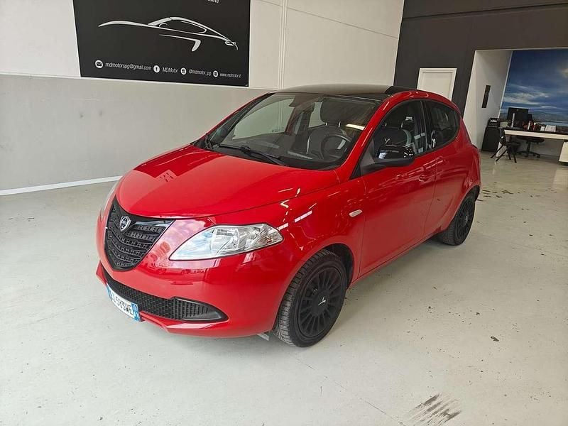 Tetto nero Usata 2015 Lancia Ypsilon Utilitaria | 6850 € (Buon prezzo) - Immagine 1/4