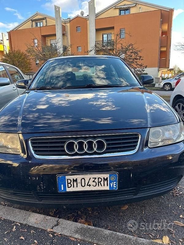 Blu Usata 2001 Audi A3 Ambition Tre volumi | 1000 € (Ottimo prezzo) - Immagine 1/4