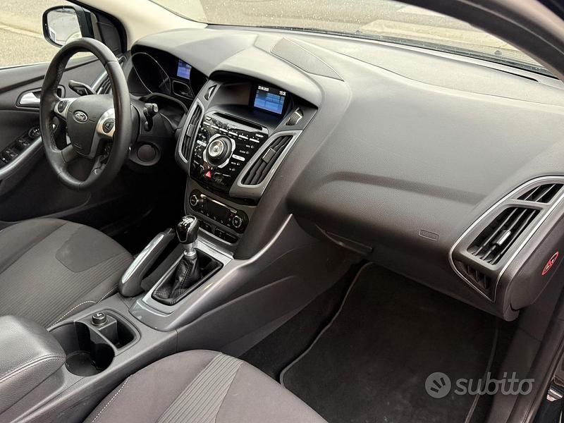 Usata Ford Focus Individual 125 CV (91 kW) 2013 Nero Station wagon
