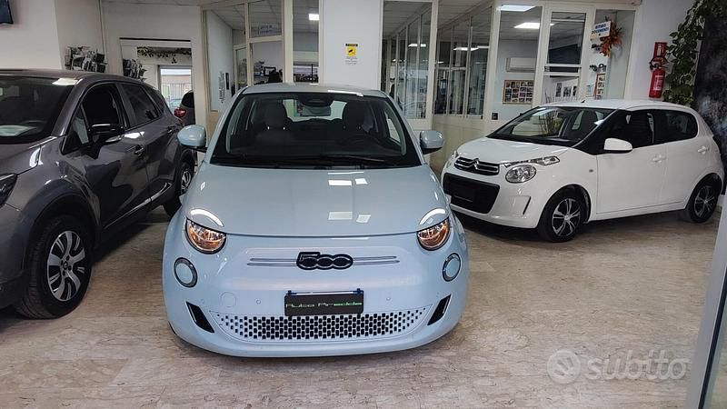 Usata Fiat 500e 86 kW (118 CV) 2020 Blu Berlina