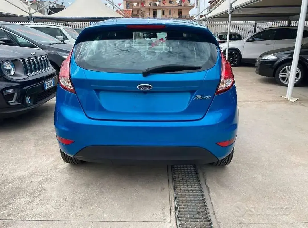 Usata Ford Fiesta Business Edition 97 CV (71 kW) 2013 Blu/azzurro Berlina