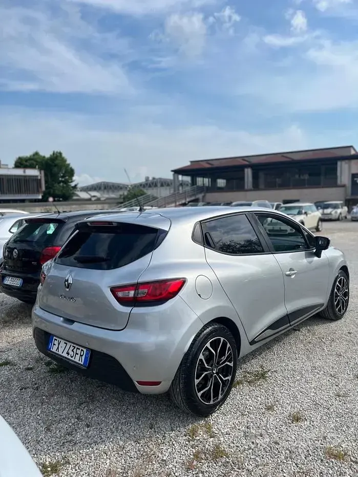 Usata Renault Clio 90 CV (66 kW) 2019 Grigio Utilitaria
