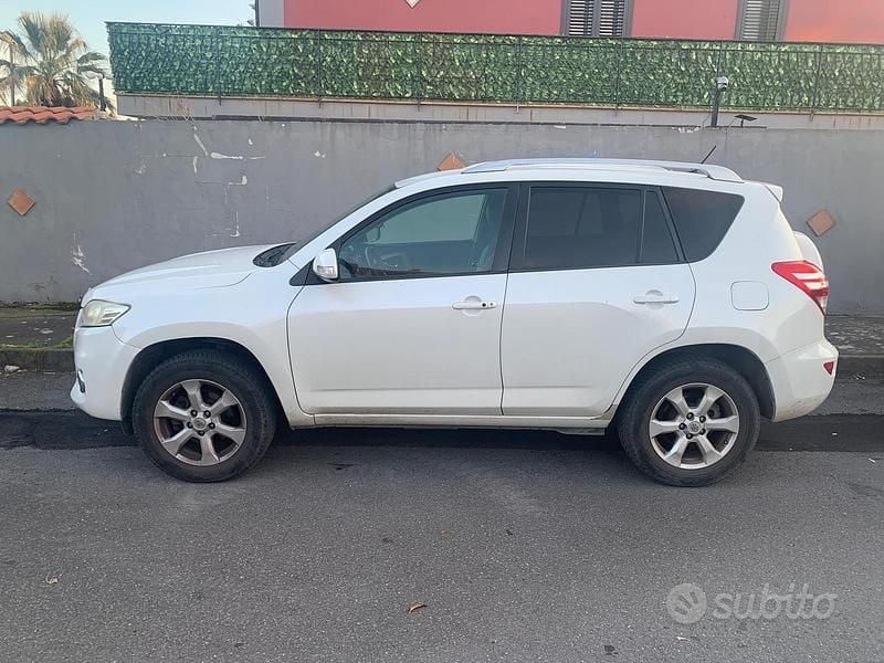 Usata Toyota RAV4 150 CV (110 kW) 2011 Bianco SUV