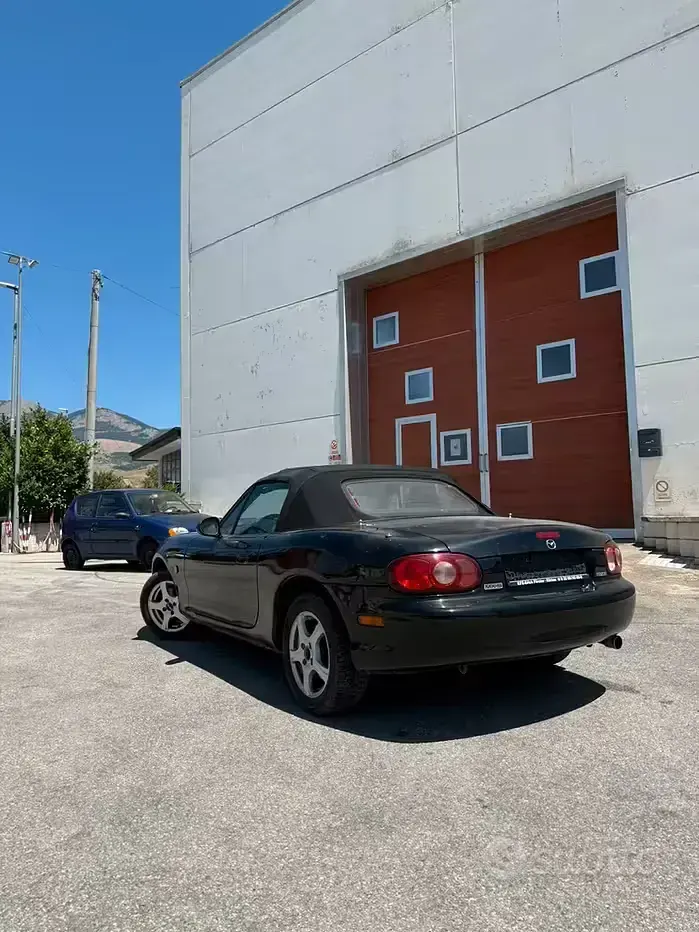 Usata Mazda MX5 110 CV (80 kW) 2004 Cabrio