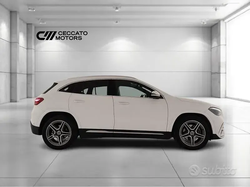 Usata Mercedes GLA200 AMG Line Premium Plus 150 CV (110 kW) 2023 Bianco SUV