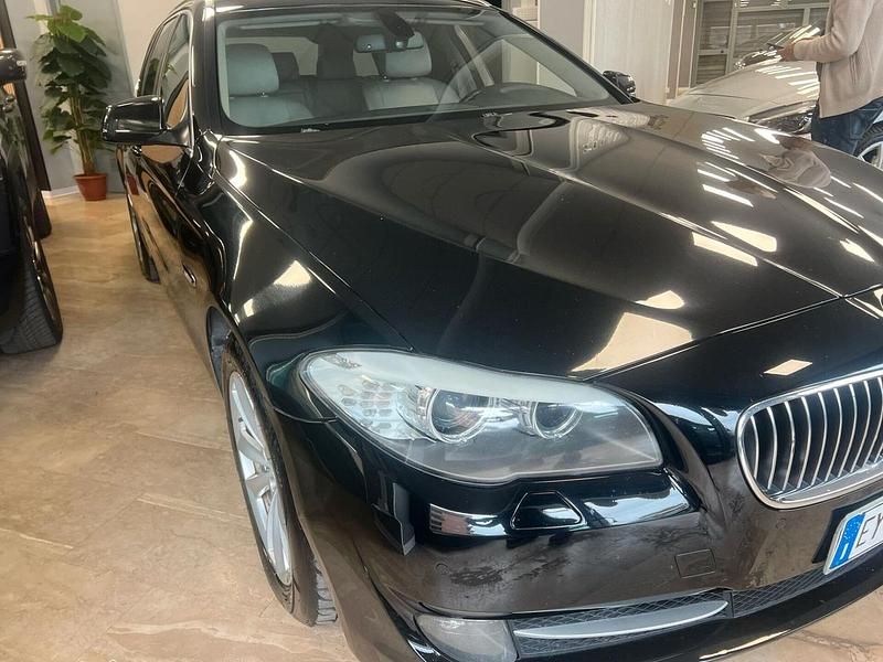 Usata BMW 520 184 CV (135 kW) 2011 Nero Station wagon