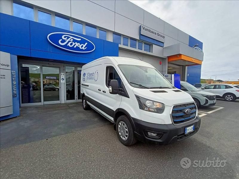 Usata Ford E-Transit Trend 135 kW (184 CV) 2023 Bianco Furgone