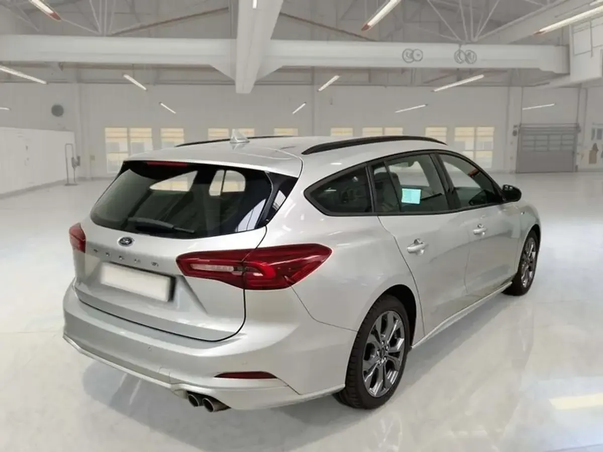 Usata Ford Focus ST 116 CV (85 kW) 2023 Grigio Station wagon