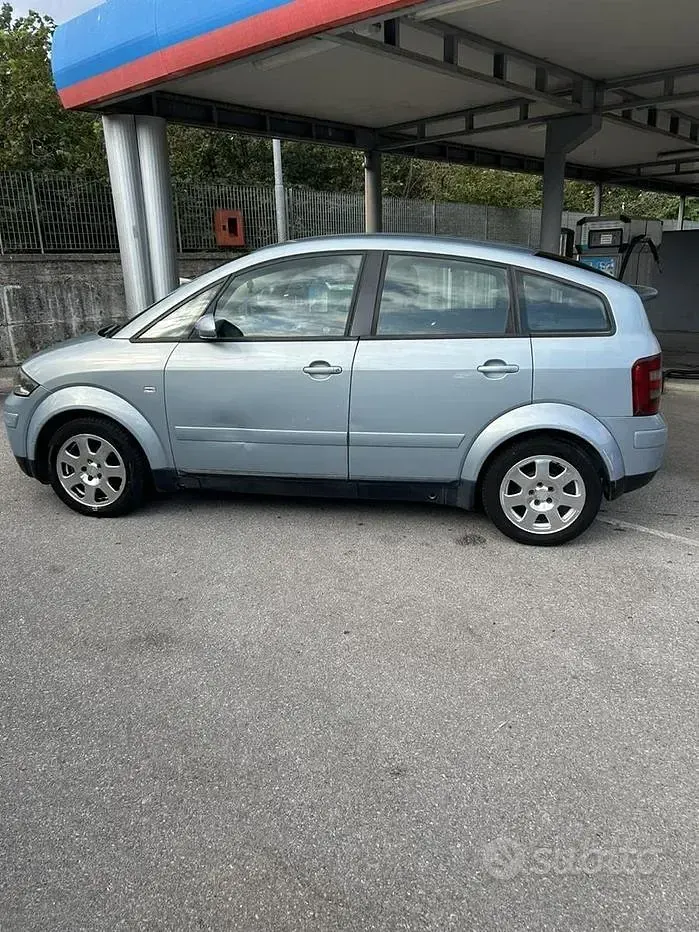 Usata Audi A2 75 CV (55 kW) 2003 Bluazzurro Utilitaria
