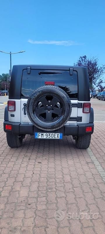 Usata Jeep Wrangler 177 CV (130 kW) 2010 Grigio SUV