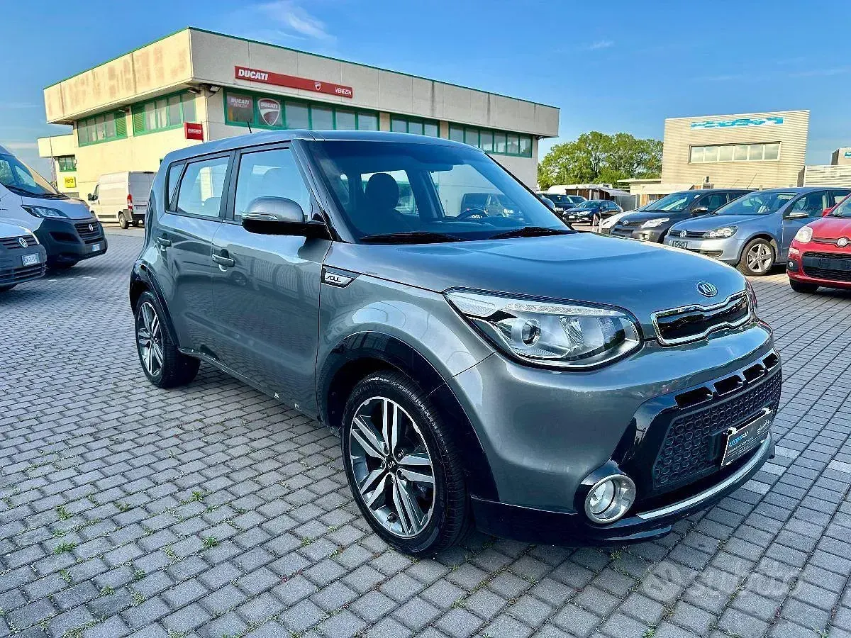 Usata Kia Soul Active 128 CV (94 kW) 2016 Grigio SUV