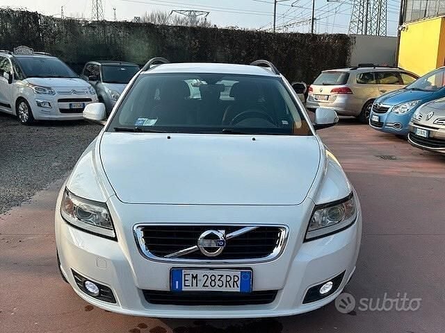 Usata Volvo V50 Momentum 114 CV (83 kW) 2012 Bianco Station wagon