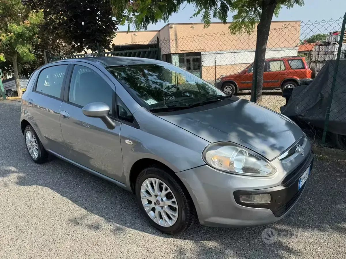Usata Fiat Punto Evo Dynamic 69 CV (50 kW) 2012 Grigio Utilitaria