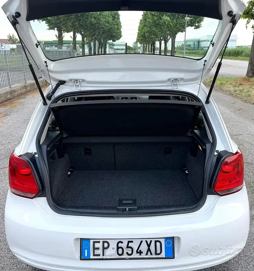 Usata VW Polo Comfortline 75 CV (55 kW) 2013 Bianco Utilitaria