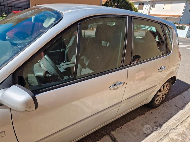 Usata Renault Scénic III 100 CV (73 kW) 2009 Monovolume