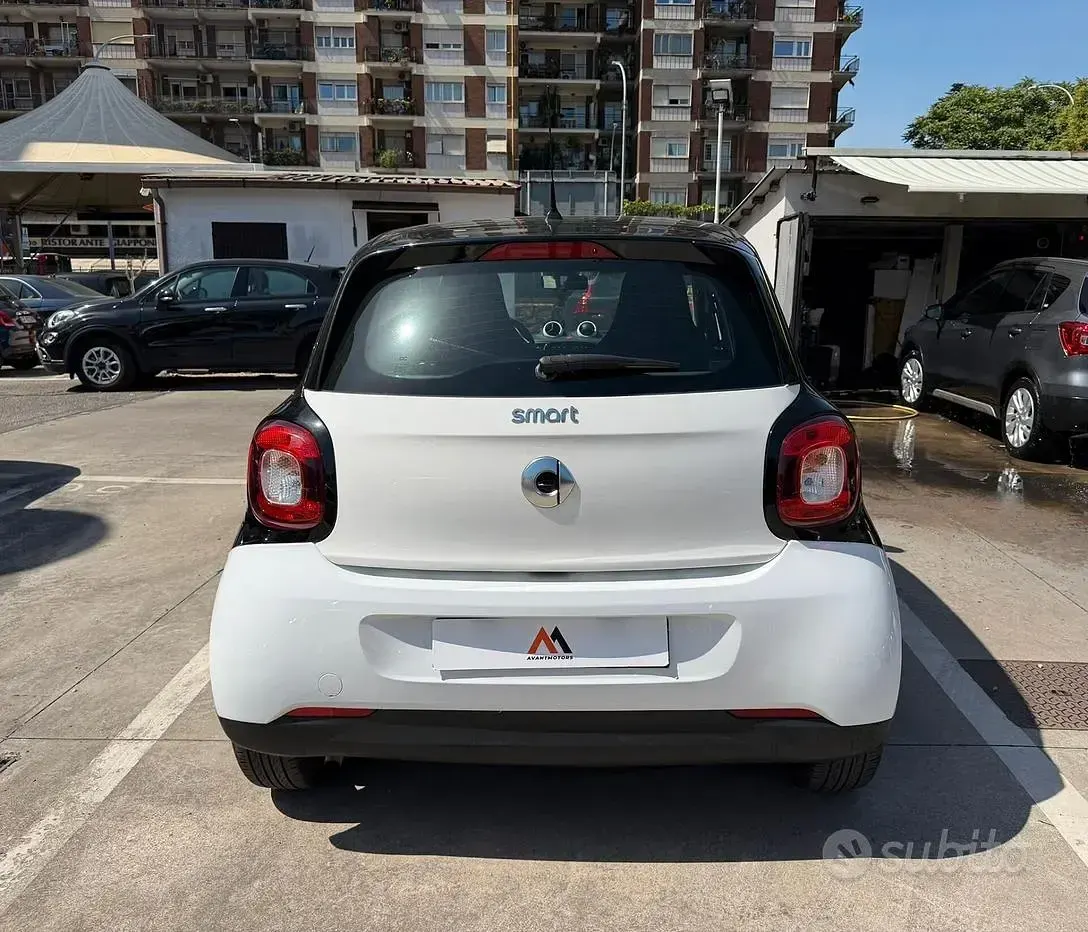 Usata Smart ForFour Passion 71 CV (52 kW) 2019 Bianco Utilitaria