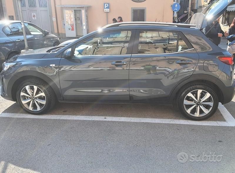 Usata Kia Stonic 84 CV (61 kW) 2022 Grigio SUV
