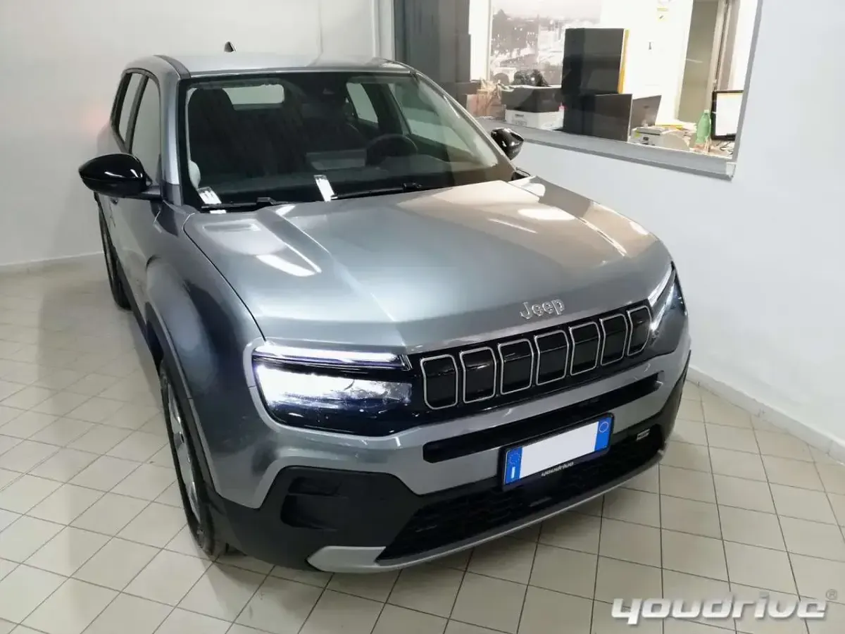 Nuova Jeep Avenger Longitude 101 CV (74 kW) 2025 Grigio SUV