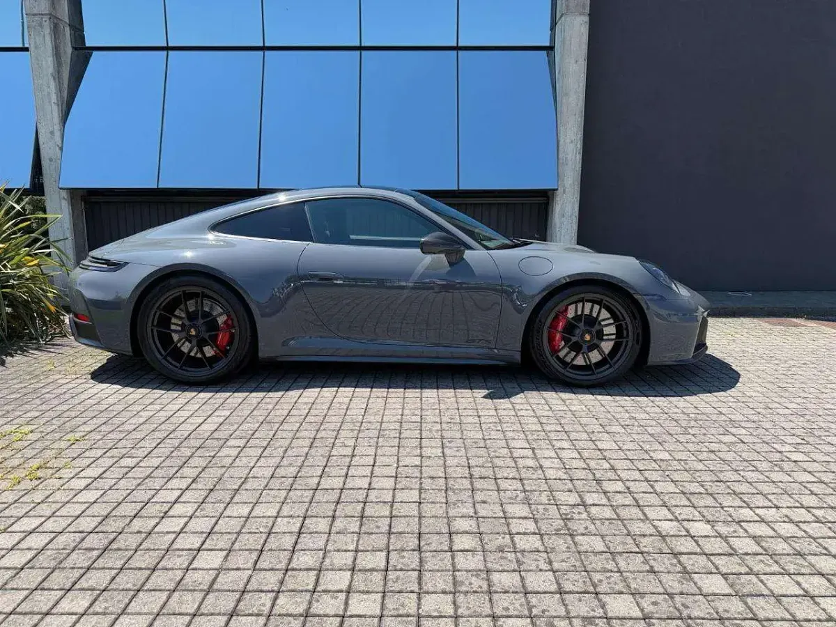 Usata Porsche 992 484 CV (355 kW) 2025 Grigio Coupé