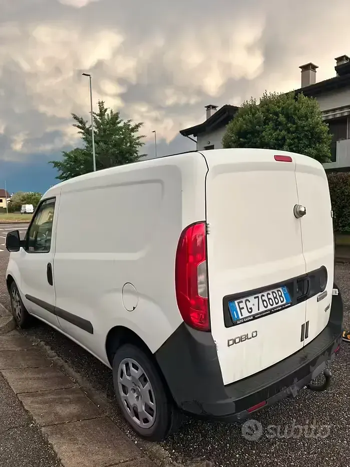 Usata Fiat Doblò 120 CV (88 kW) 2016 Bianco Monovolume