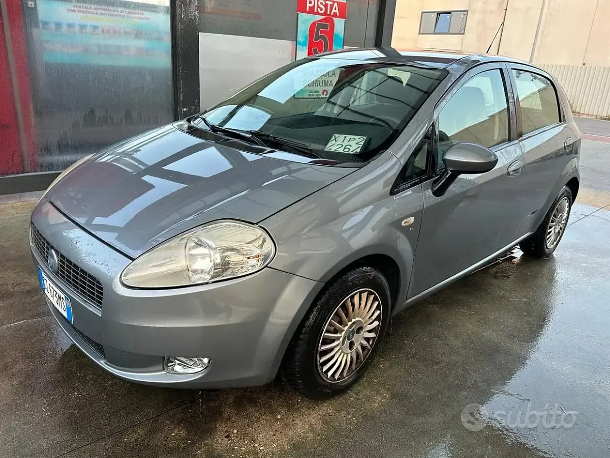 Usata Fiat Grande Punto 77 CV (56 kW) 2006 Utilitaria