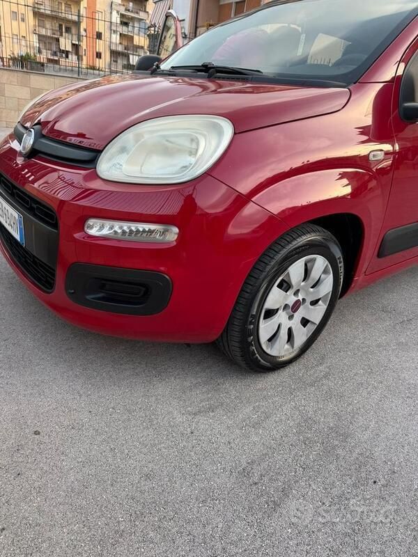 Usata Fiat Panda 69 CV (50 kW) 2012 Rosso Utilitaria