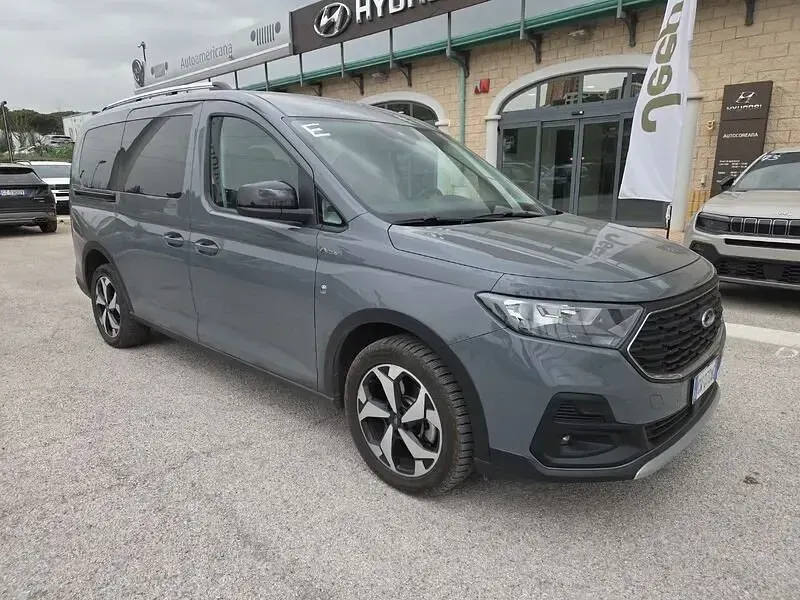 Usata Ford Grand Tourneo Connect Titanium 122 CV (89 kW) 2024 Grigio Monovolume