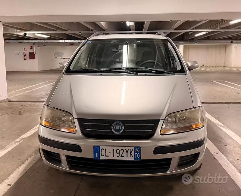 Usata Fiat Idea 101 CV (74 kW) 2004 Grigio Monovolume