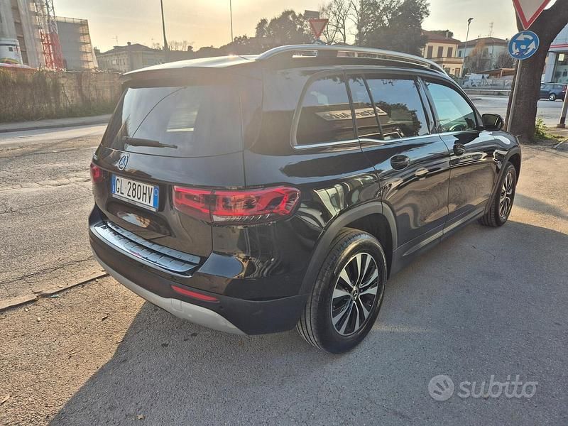 Usata Mercedes GLB200 150 CV (110 kW) 2022 Nero SUV