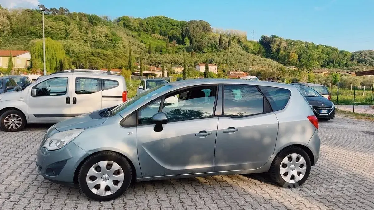 Usata Opel Meriva 120 CV (88 kW) 2013 Grigio Monovolume