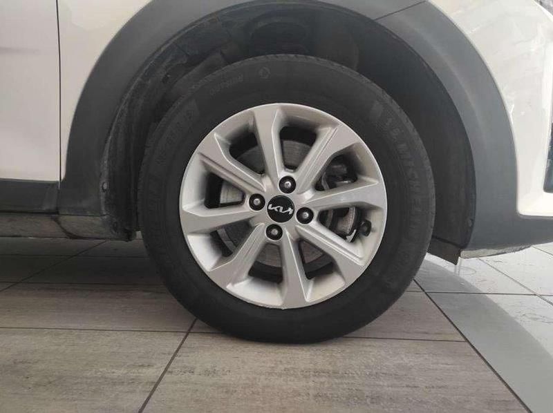 Usata Kia Stonic Urban 83 CV (61 kW) 2022 Bianco SUV