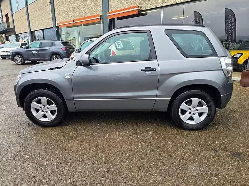 Usata Suzuki Grand Vitara 107 CV (78 kW) 2006 Grigio SUV